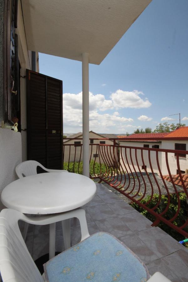 Apartments With A Parking Space Starigrad, Paklenica - 6431 Экстерьер фото