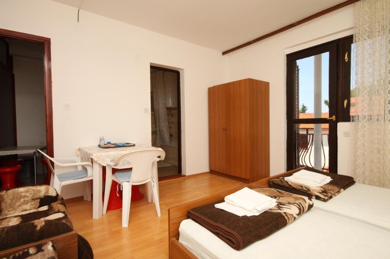 Apartments With A Parking Space Starigrad, Paklenica - 6431 Экстерьер фото